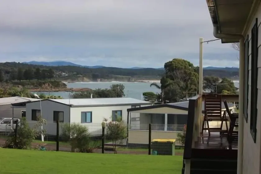 Spotted Gum- Murunna Cottages Bermagui - Image 1