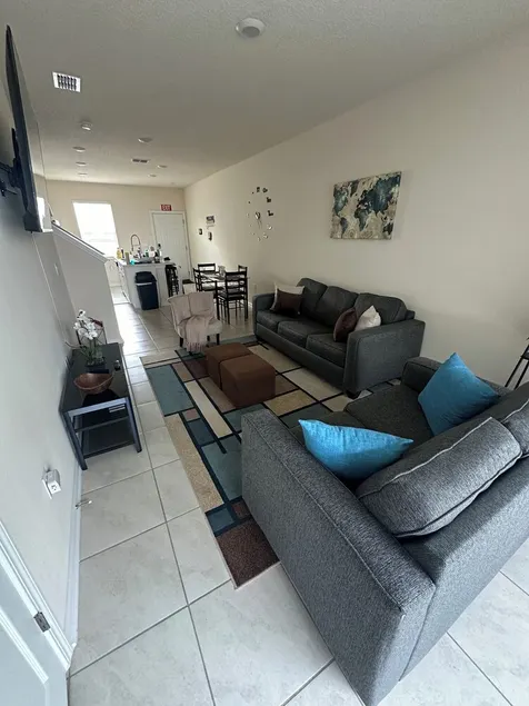 YOUR TOWNHOME AWAY FROM HOME IN THE WHISPERING CREEK COMMUNITY!!! - Image 1