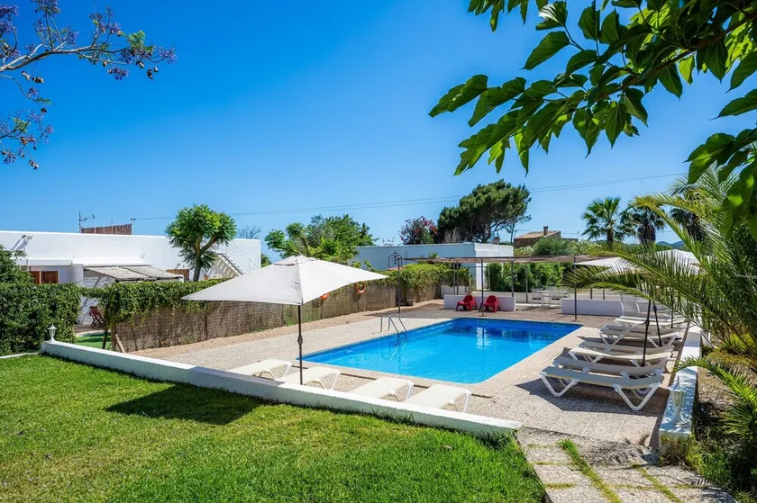 Ferienhaus 'Finca Blanca' mit Gemeinschaftspool, WLAN und Klimaanlage - Image 1