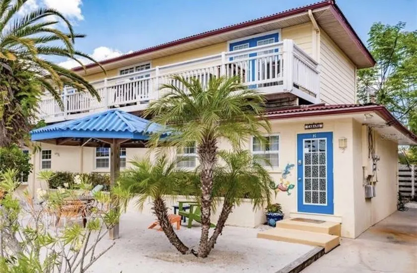 LOCATION!! Cabana just steps from the beach! - Image 1