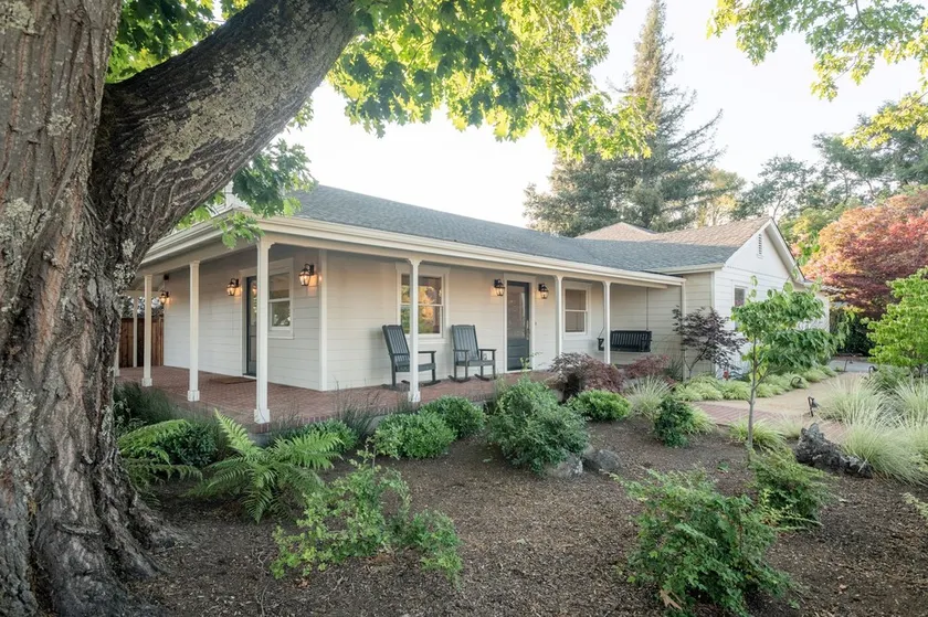 Sonoma Square Gem! Charming New Farmhouse w Pool + Private Detached Guest Suite - Image 1
