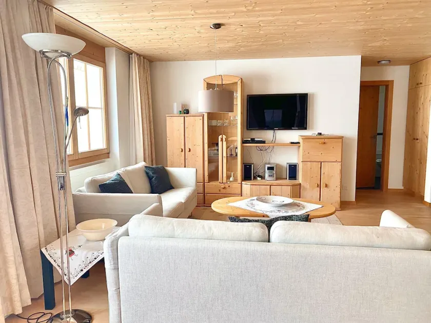 2.5 Zimmer Terrassen Wohnung - Image 1