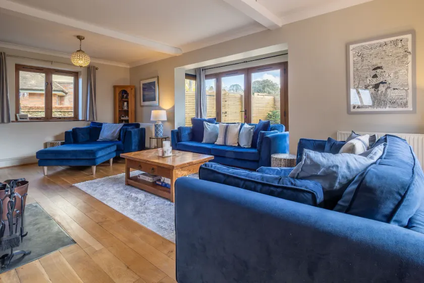 A delightful cottage conveniently located down a quite lane in the village - Image 1