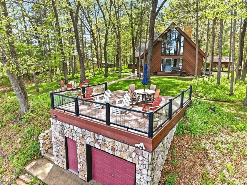 RUSTIC HOME WITH PRIVATE PIER ON LAKE ROCHE-A-CRI - PET FRIENDLY - Image 1