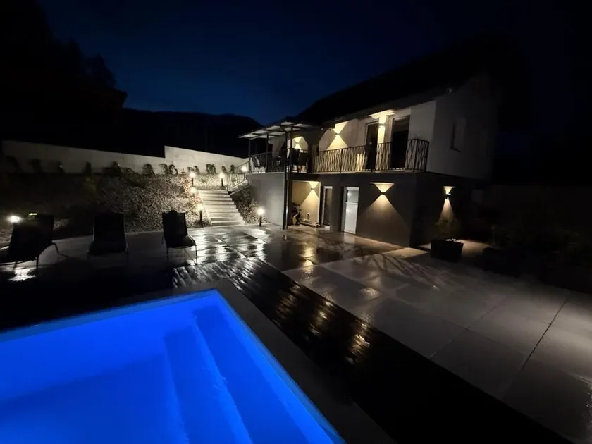 PJ Resort - Pool & Mountain View - Image 1