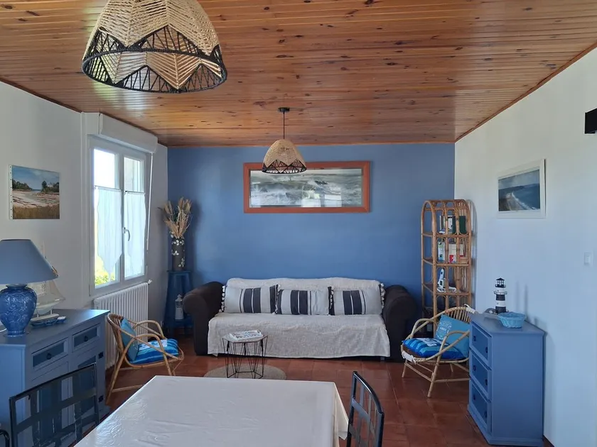 HOUSE NEAR ROSAIRES BEACH - Image 1