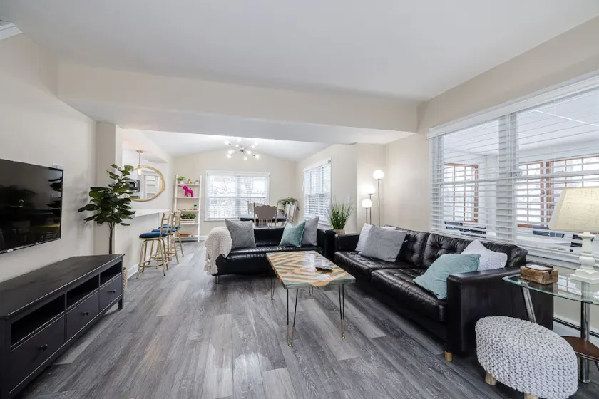 1 Block to Allianz Field • Sleeps 8+ • Patio & Parking - Image 1
