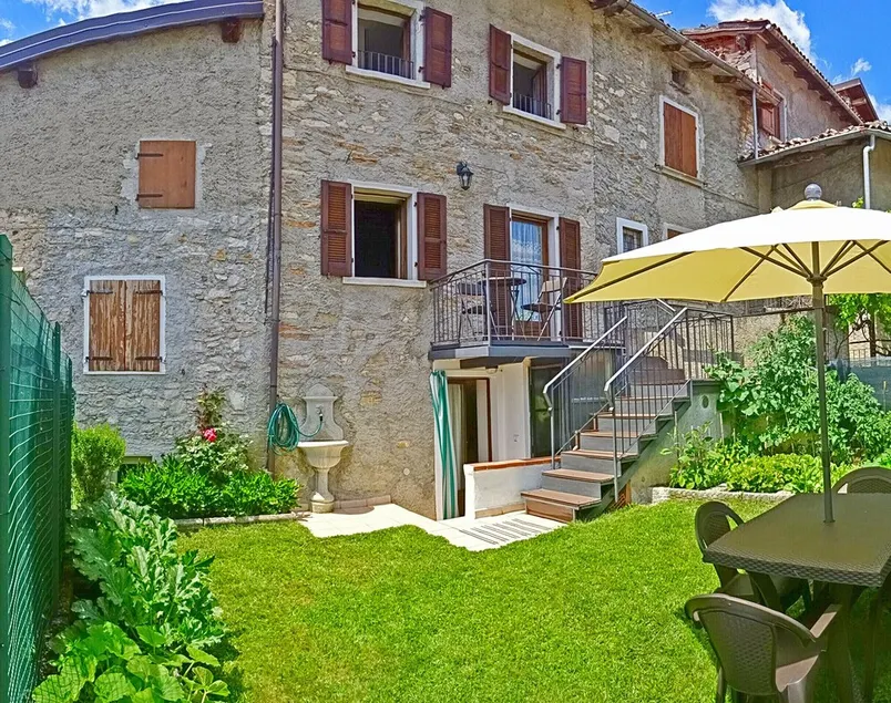Casa del Borgo Pregasio Garden and view by Gardadomusmea - Image 1