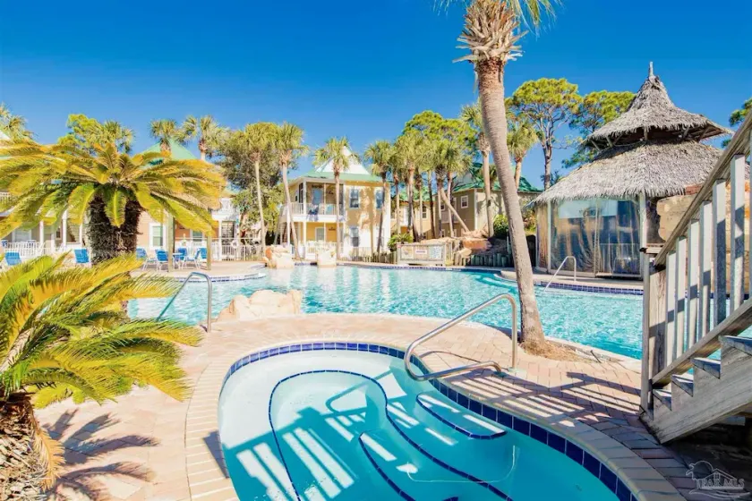 Fully Upgraded Condo, Ideal for Families with Oasis Pool, Tiki Bar & Grill - Image 1