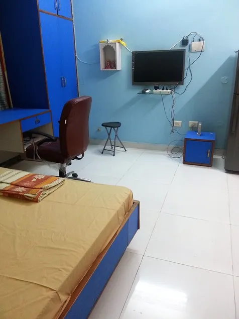 Fully Furnished 1BHK Studio Apartment SA1 - room, lobby, kitchen, bathroom - Image 1