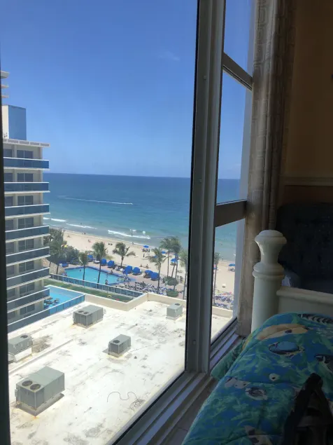 Ocean front, Waterview, two bedroom in Ocean Manor, Ft. Lauderdale - Image 1