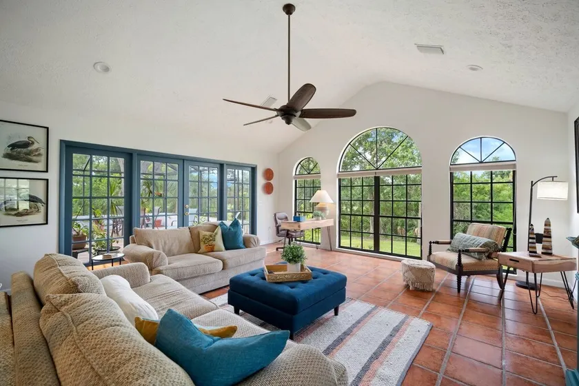‘Our Encanto’ -quiet golf course view-Tampa suburb - Image 1