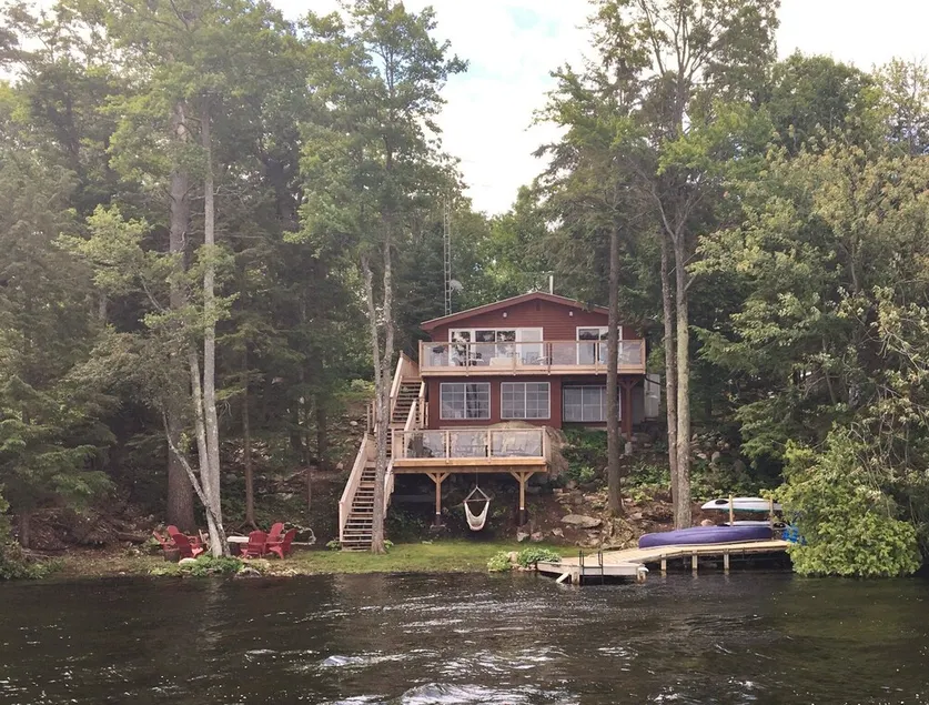 Waterfront Cottage on the Lake with Game Room & Sunroom - Image 1