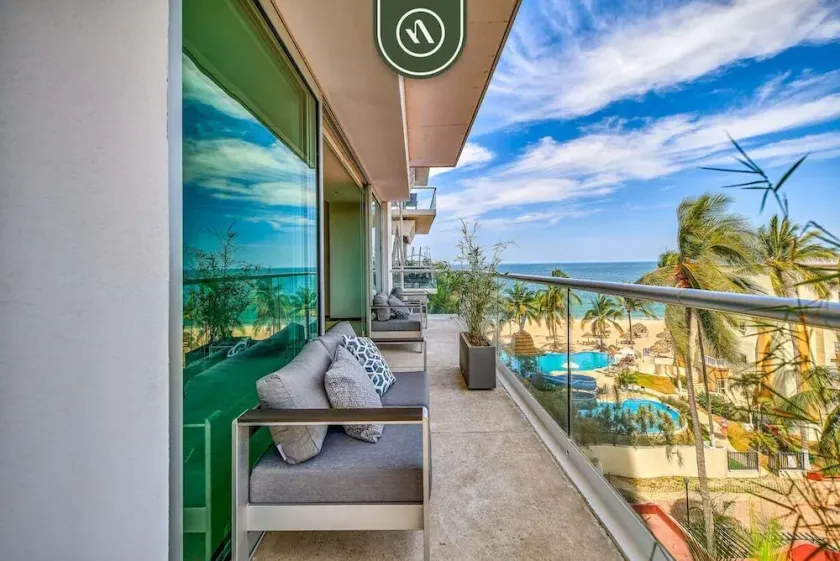 Luxury Oceanfront 2BR Condo with Private Balcony - Image 1