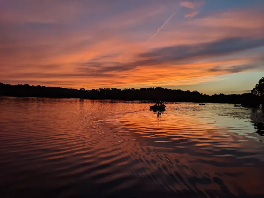 Spectacular Sunsets on Premier Lake Sylvia  - Image 1
