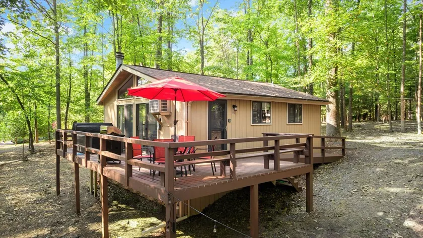 Hot Tub Fire Pit Deck Grill w Resort Amenities - Image 1