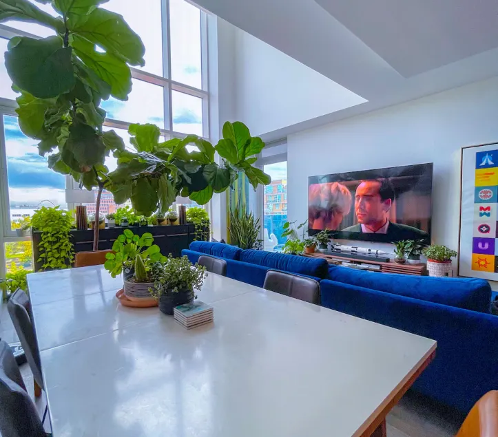 PLANT PARADISE - HUGE 2BR/3BTH DUPLEX WITH PRIVATE TERRACE! - Image 1