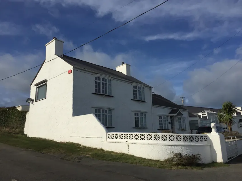 Ferme de luxe - Porthdafarch - Vues sur la mer, à 150m de la plage, poêles à bois - Image 1