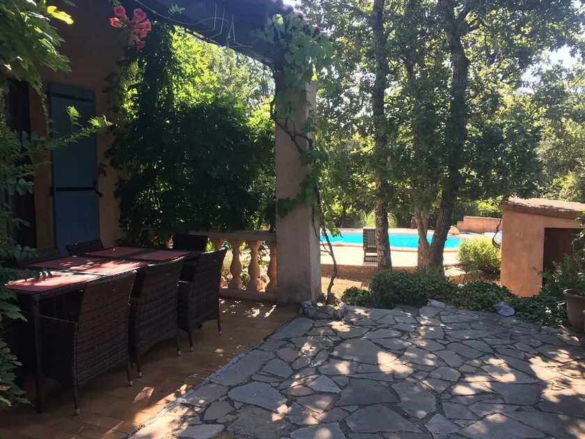 Villa mit Pool in einem kleinen Dorf in der Provence - Image 1