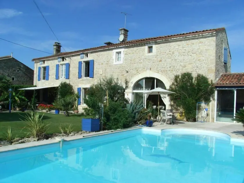 Maison Charentaise de caractère, fleuve Charente à 150 mètres - Image 1