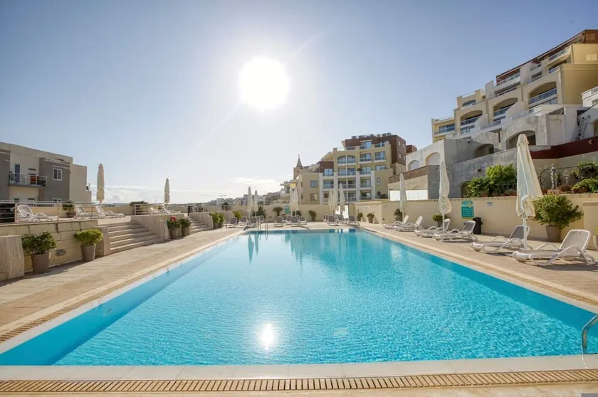 Appartamento adatto alle famiglie con giardino e piscina - Image 1