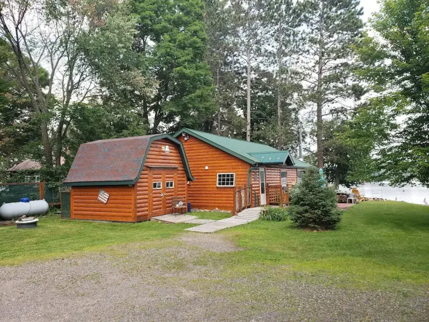 Blissful cozy, year round, lakeside cabin on Butternut Lake.  Dogs welcome. - Image 1
