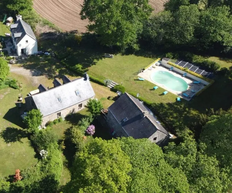 ----Breton hamlet 20 persons---- - Image 1