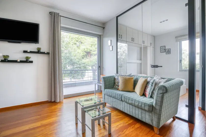 Athena's South Apartment - Image 1