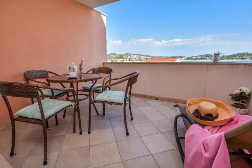 Apartments Anka (22951-A1) - Rogoznica - Image 1