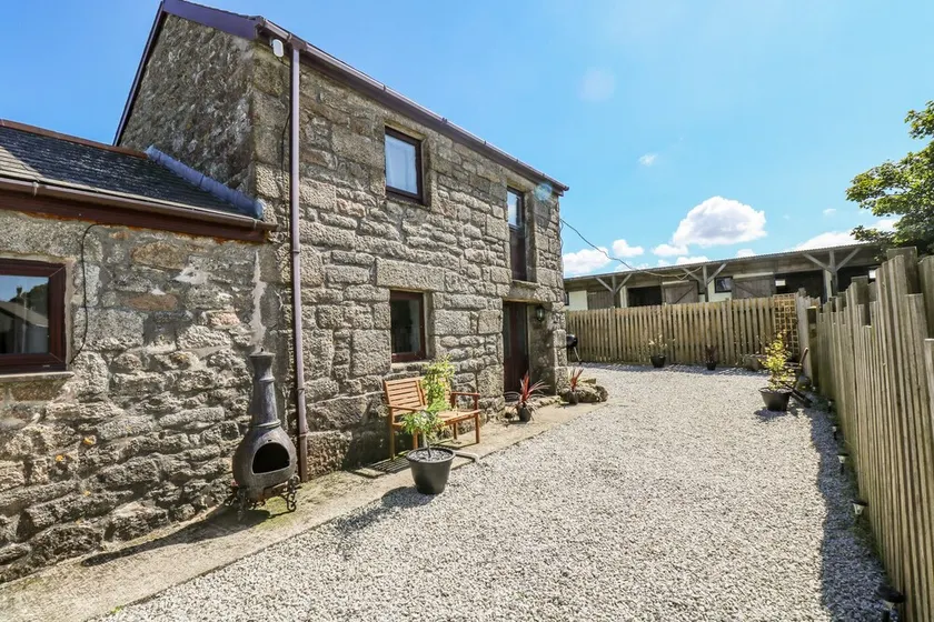 POLGEAR VIEW, romantic, luxury holiday cottage in Redruth - Image 1
