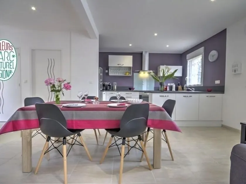 Charming Renovated Cottage with Garden, 20 km from La Baule, Family Friendly - Image 1