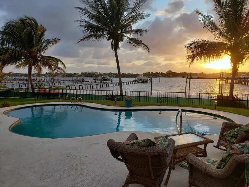 Waterfront, Paradise Luxury Intracoastal Home mit eigenem Pool, East Lantana. - Image 1