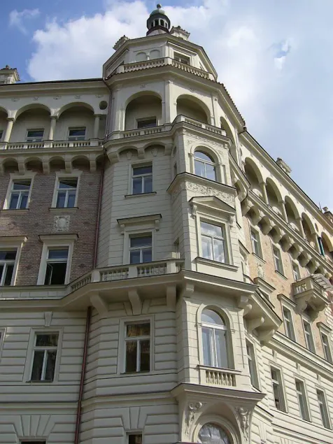 RiverView Palace Apartments - Image 1