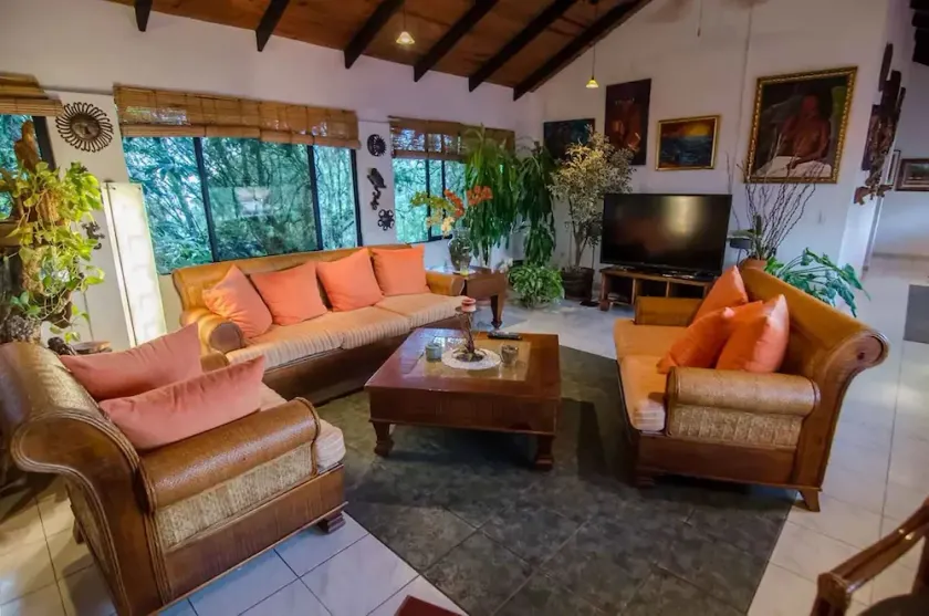 2-bedroom top-floor suite in the heart of Sosua, AC/Cable TV/Wi-Fi - Image 1