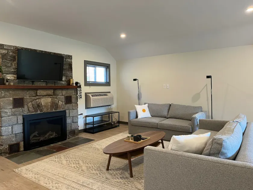 Luxe Berkshires Ski Retreat w/ Fireplace, King Bed, Chef's Kitchen, Washer/Dryer - Image 1