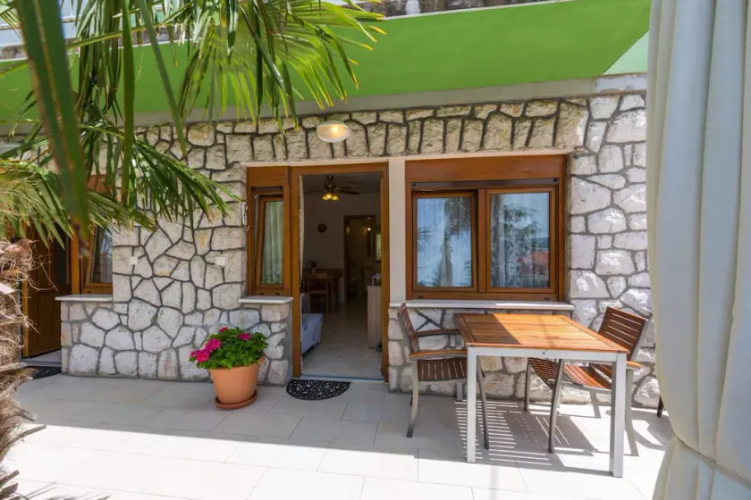 Holiday apartment near the beach - Image 1