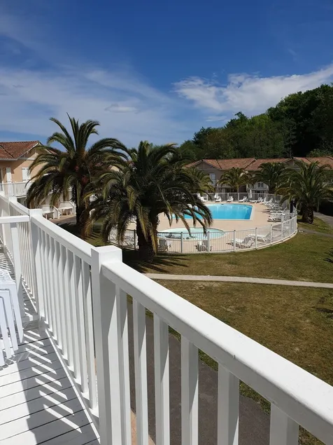 ANGLET- BIARRITZ T3 dans résidence avec piscine - Image 1