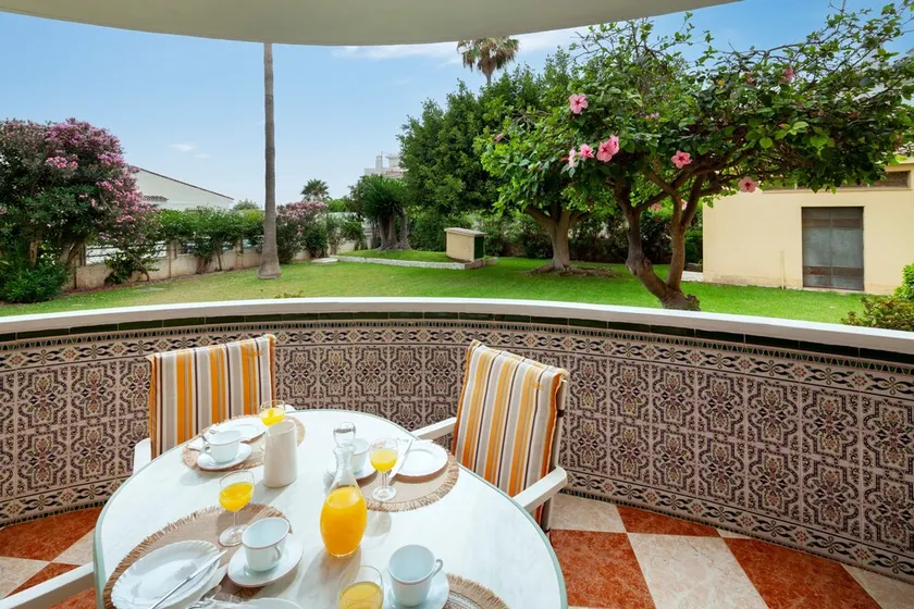 Appartement 'Los Rubios Playa' avec terrasse privée, jardin partagé et Wi-Fi - Image 1