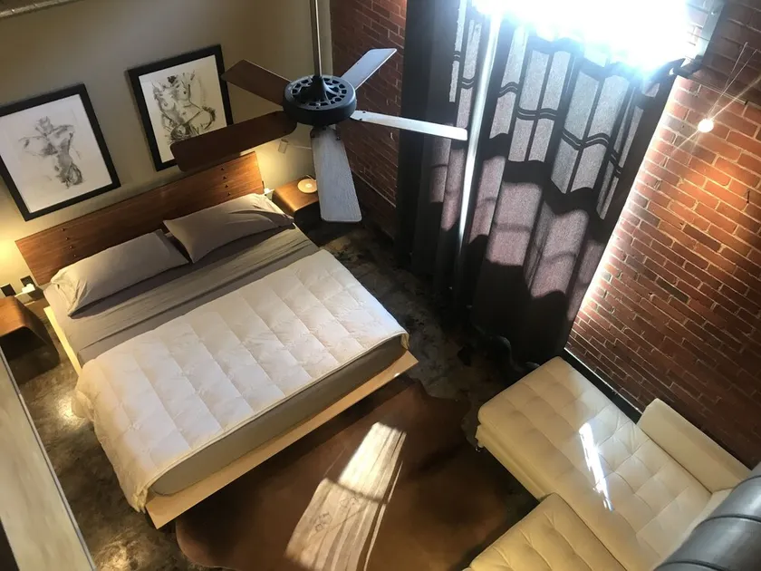 The Hangar Lofts Hotel - Image 1