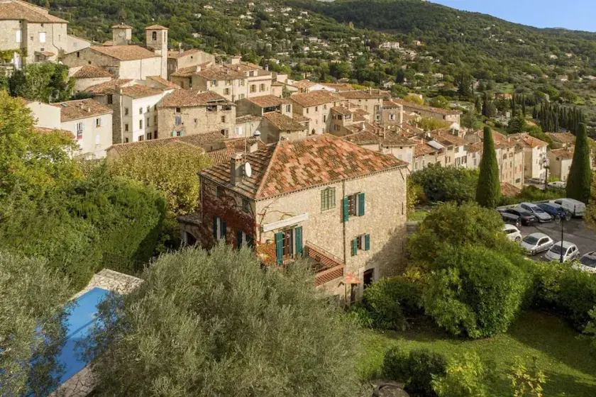 Authentic Provençal Bastide with private pool and garden in medieval town - Image 1