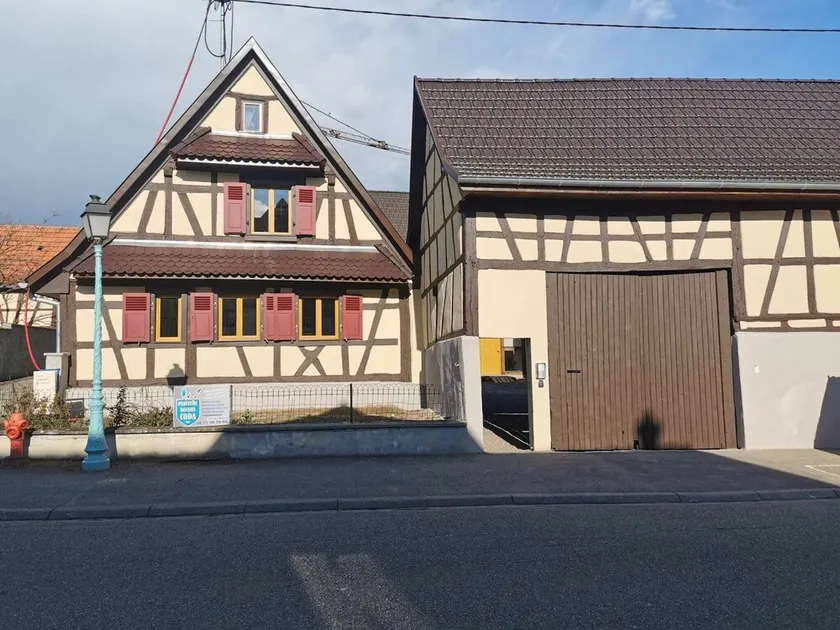 Petit Corps de Ferme - Image 1