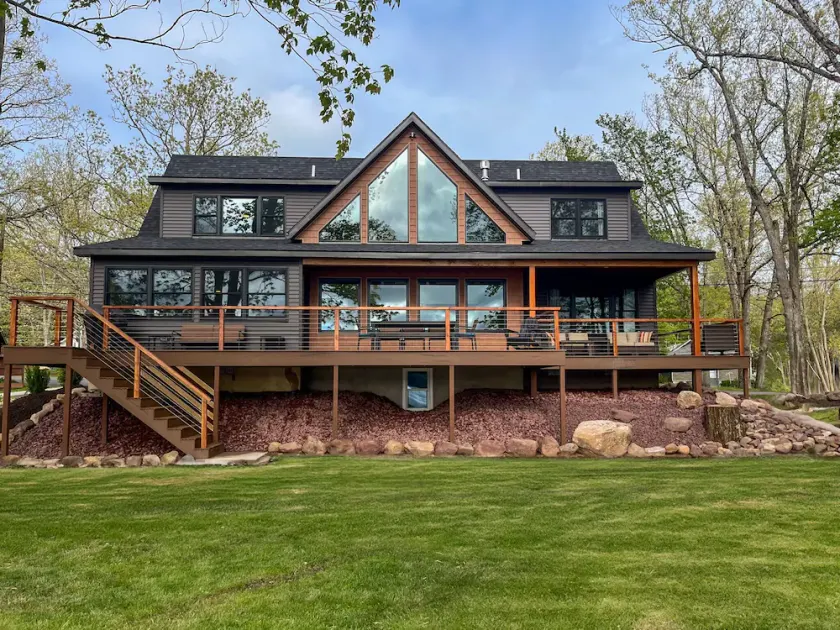 Charmant chalet au bord du lac - Image 1