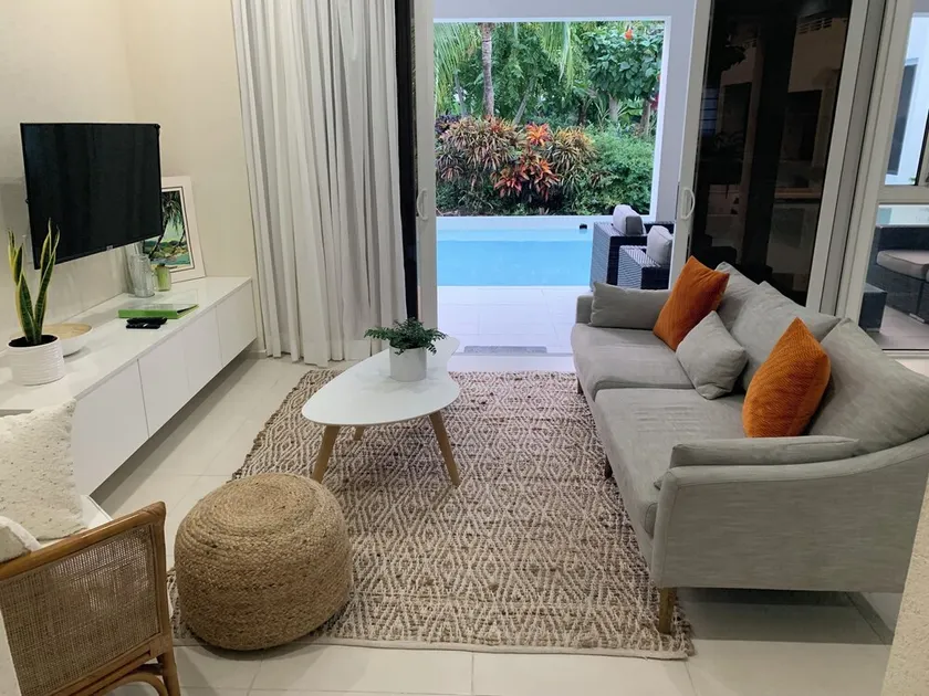 Stunning 3 bedroom townhouse, 5 minute walk to Dover Beach and The Gap. - Image 1