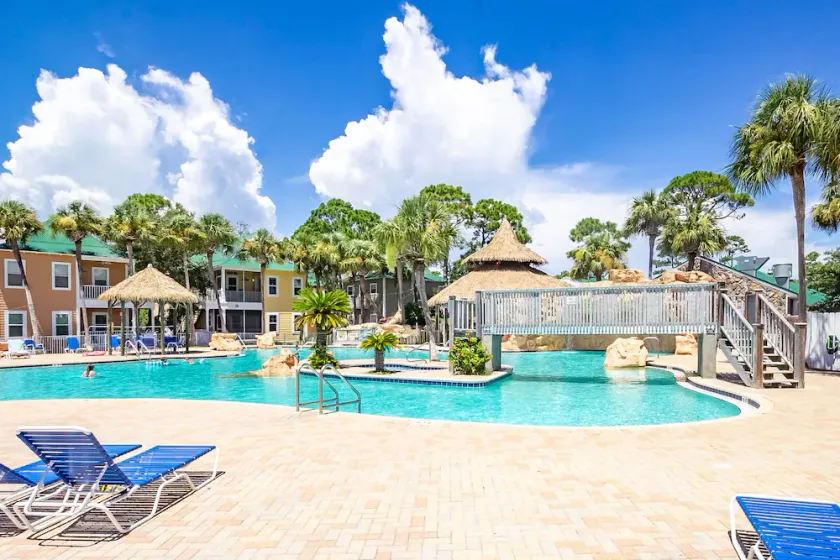 Beachcomber Bliss 38C 2 Br im Purple Parrot Village Resort von Perdido Key Resort Management - Image 1
