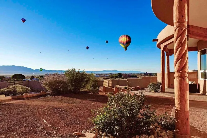 NM Home w/ Mountain Views + Sunrise - Image 1