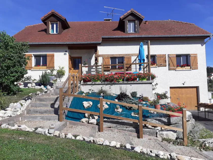 Fully-equipped Meublé de Tourisme for rent, sleeps 6 (Discounts + nights) - Image 1