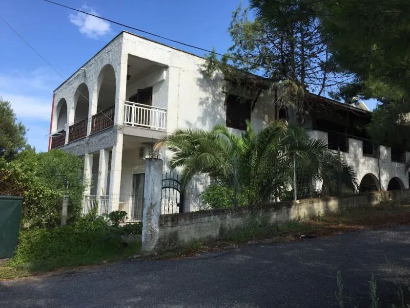 Velikis Apartments - Image 1