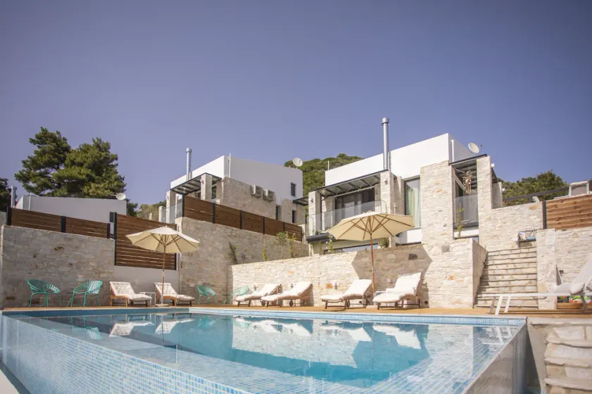 Moondancer at Damari Villas–Luxury 3 Bedroom Villa with Infinity Pool, Skiathos - Image 1