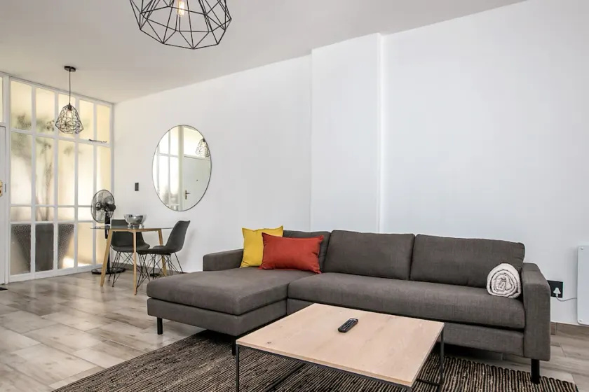 Central Chic Bachelor Pad - Image 1