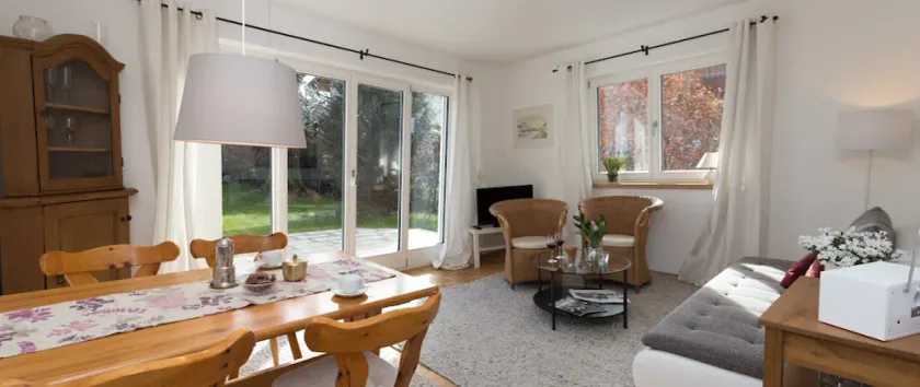 Lejlighed i stueetagen, 60sqm, med 1 separat soveværelse, - Image 1